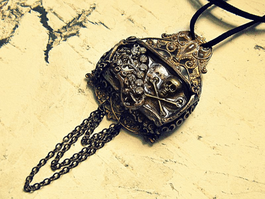 necklace for pirate lovers